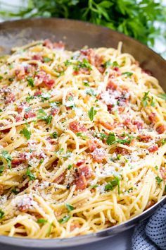 Macarrão à Carbonara Uma explosão de sabores.
